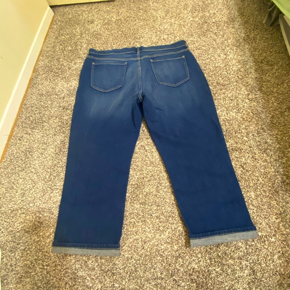 Old Navy women’s size 14 Sweetheart jeans - Picture 2 of 3